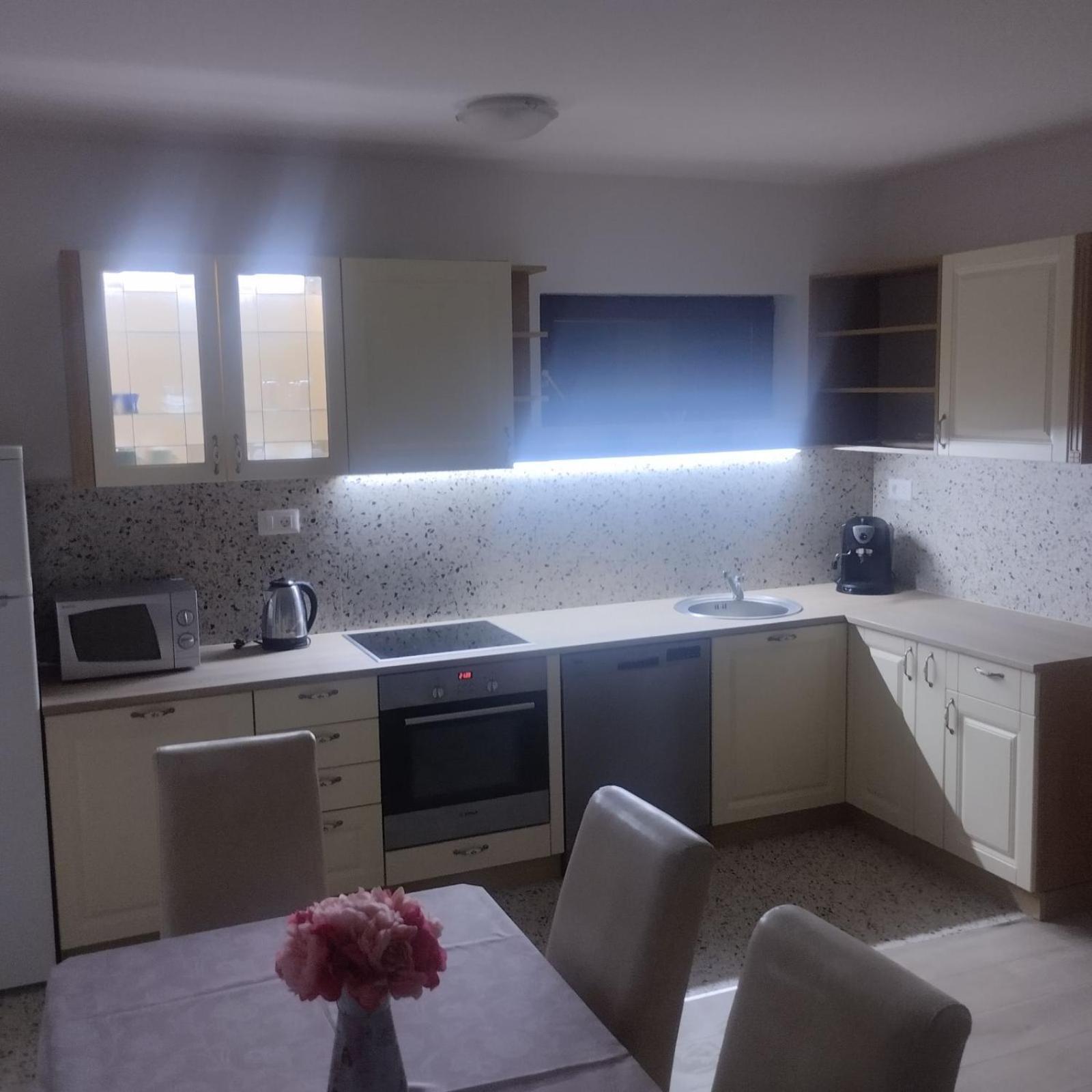 House Daniela Apartman Omišalj Kültér fotó